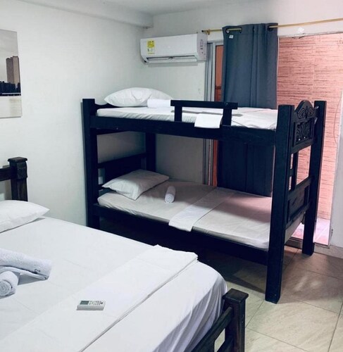 Apartment Inside the Walls of Getsemani 2 Bedrooms With air and Wifi 2cl1