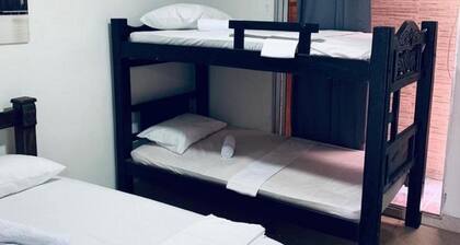 Apartment Inside the Walls of Getsemani 2 Bedrooms With air and Wifi 2cl1