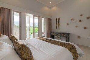 3 bedrooms, in-room safe, desk, iron/ironing board