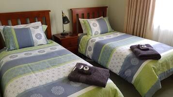 3 Schlafzimmer, Schreibtisch, Bügeleisen/Bügelbrett, kostenloses WLAN