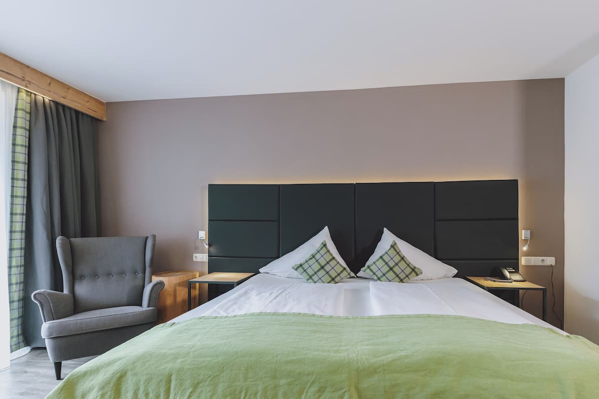 Deluxe Oda | Odada kasa, seyahat beşiği, ücretsiz kablosuz İnternet, çarşaf takımı