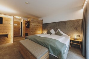 Deluxe Studio | In-room safe, travel crib, free WiFi, bed sheets - Der Gollinger (Saalbach-Hinterglemm)
