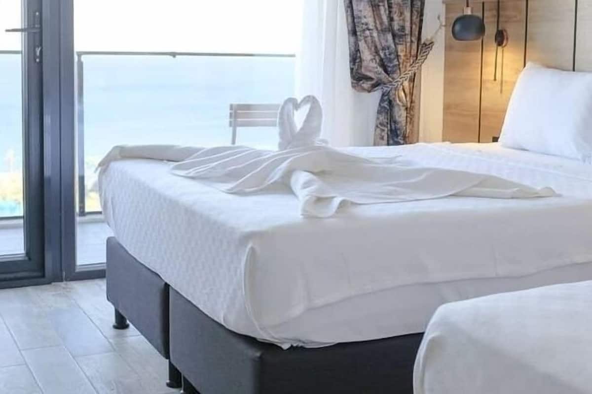Chambre Triple Confort | Terrasse/Patio