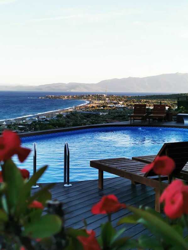 Exterior - Assos Derin Mavi (Ayvacik)