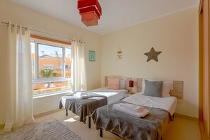 2 chambres, accès au Wi-Fi (inclus), literie fournie