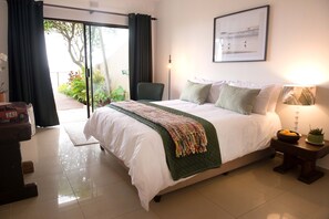 Classic Apartment | 2 bedrooms, free WiFi, bed sheets - Siesta 20 by HostAgents (Ballito)