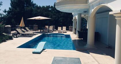 Fully detached Villa offers an unforgettable holiday with your family and friend