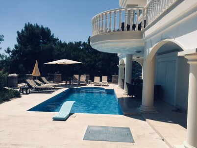 Fully detached Villa offers an unforgettable holiday with your family and friend