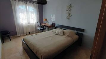 5 chambres, bureau, fer et planche Ă repasser, Wi-Fi