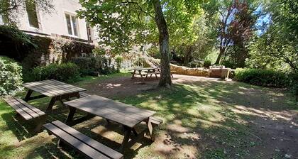 Logis group 30 pers. with room and garden by the river, near Clisson
