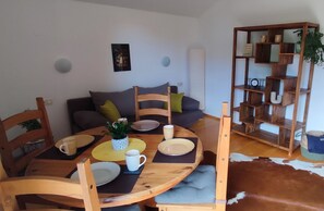 Dining - Comfortable 2 room apartment only 200 meters from the valley station. (Bad Kohlgrub)