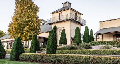 Windermere – stunning and garden setting