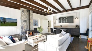 Älytelevisio, takka, tietokoneen näyttö