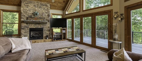 Smart TV, fireplace