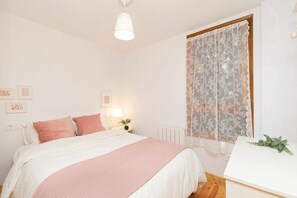 2 habitaciones, tabla de planchar con plancha y wifi gratis 