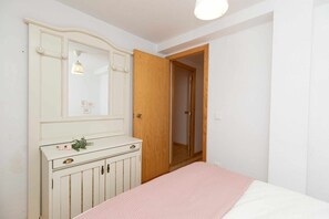 2 Schlafzimmer, Bügeleisen/Bügelbrett, kostenloses WLAN, Bettwäsche