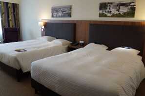 Family Double Room | Hypo-allergenic bedding, desk, laptop workspace, free WiFi