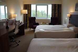 Family Double Room | Hypo-allergenic bedding, desk, laptop workspace, free WiFi