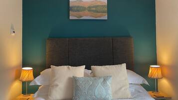 1 slaapkamer, een strijkplank/strijkijzer, gratis wifi, beddengoed