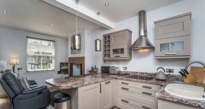 Isabel Cottage - a cottage that sleeps 2 guests in 1 bedroom