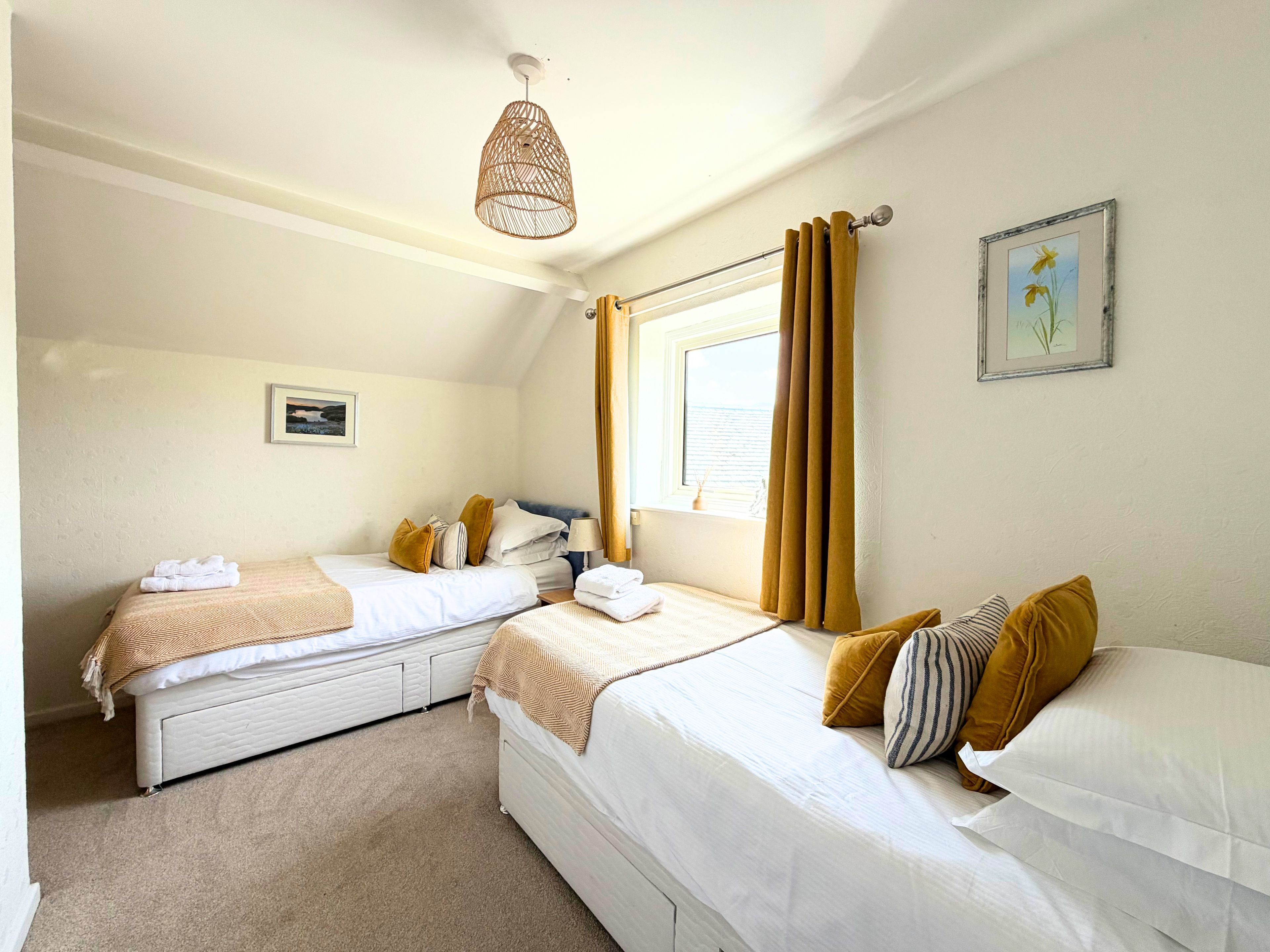 2 bedrooms, iron/ironing board, WiFi (free), bed sheets