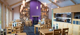 Tawny Cottage - a cottage that sleeps 4 guests in 2 bedrooms