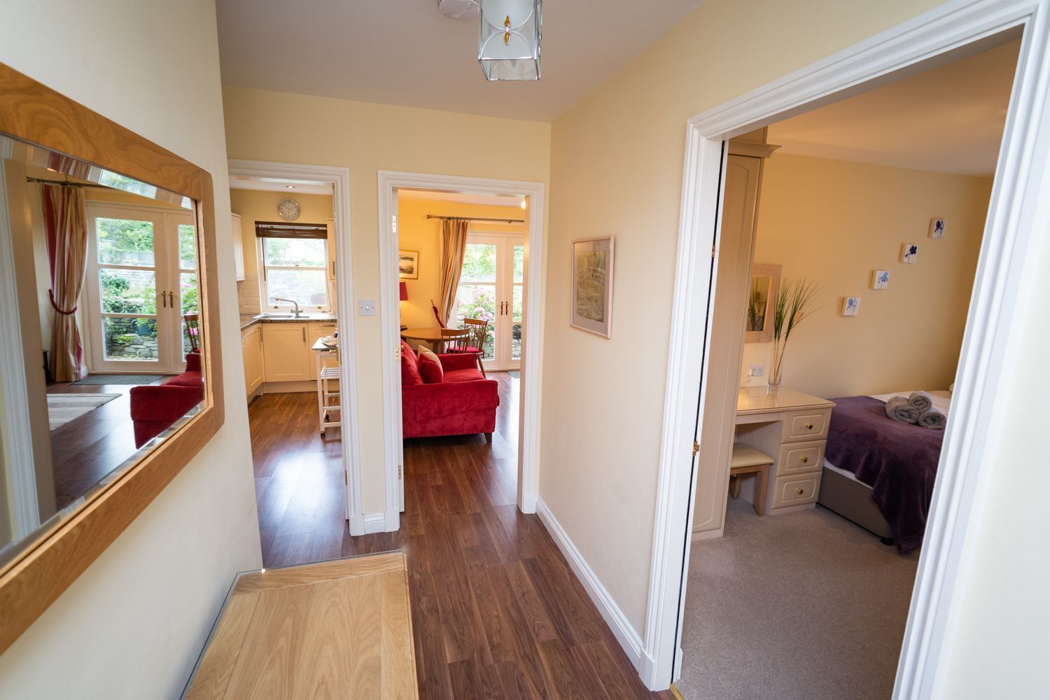 2 habitaciones, tabla de planchar con plancha y wifi gratis 