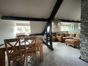 Interior - Mountain View -  an apartment that sleeps 4 guests  in 2 bedrooms (Central Keswick)