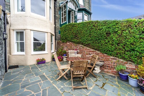 The Ridgeway -  an apartment that sleeps 4 guests  in 2 bedrooms