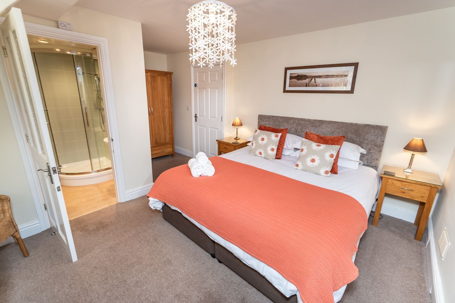 3 Schlafzimmer, Bügeleisen/Bügelbrett, kostenloses WLAN, Bettwäsche