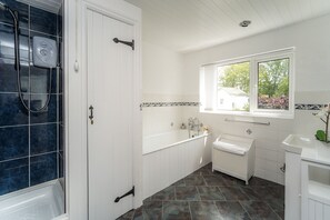 Hårføner og håndklær