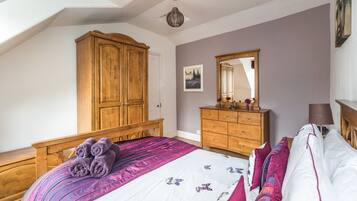 2 bedrooms, iron/ironing board, free WiFi, bed sheets