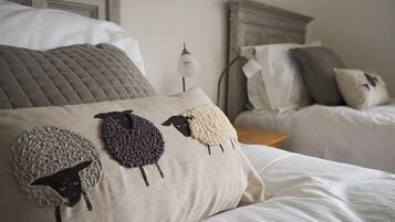 2 chambres, fer et planche Ă repasser, Wi-Fi gratuit, draps fournis