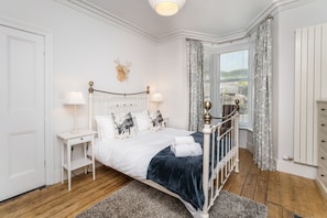 4 Schlafzimmer, Bügeleisen/Bügelbrett, kostenloses WLAN, Bettwäsche