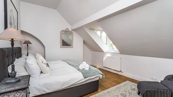 4 bedrooms, iron/ironing board, free WiFi, bed sheets