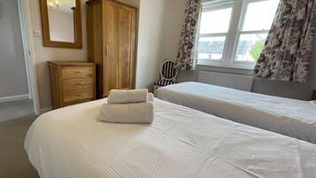 2 slaapkamers, een strijkplank/strijkijzer, gratis wifi, beddengoed