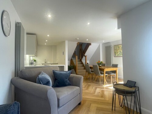Daisy Cottage -  a cottage that sleeps 4 guests  in 2 bedrooms