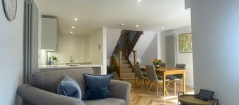 Daisy Cottage -  a cottage that sleeps 4 guests  in 2 bedrooms