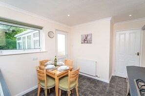 Dining - Blencathra -  a bungalow that sleeps 4 guests  in 2 bedrooms (Central Keswick)