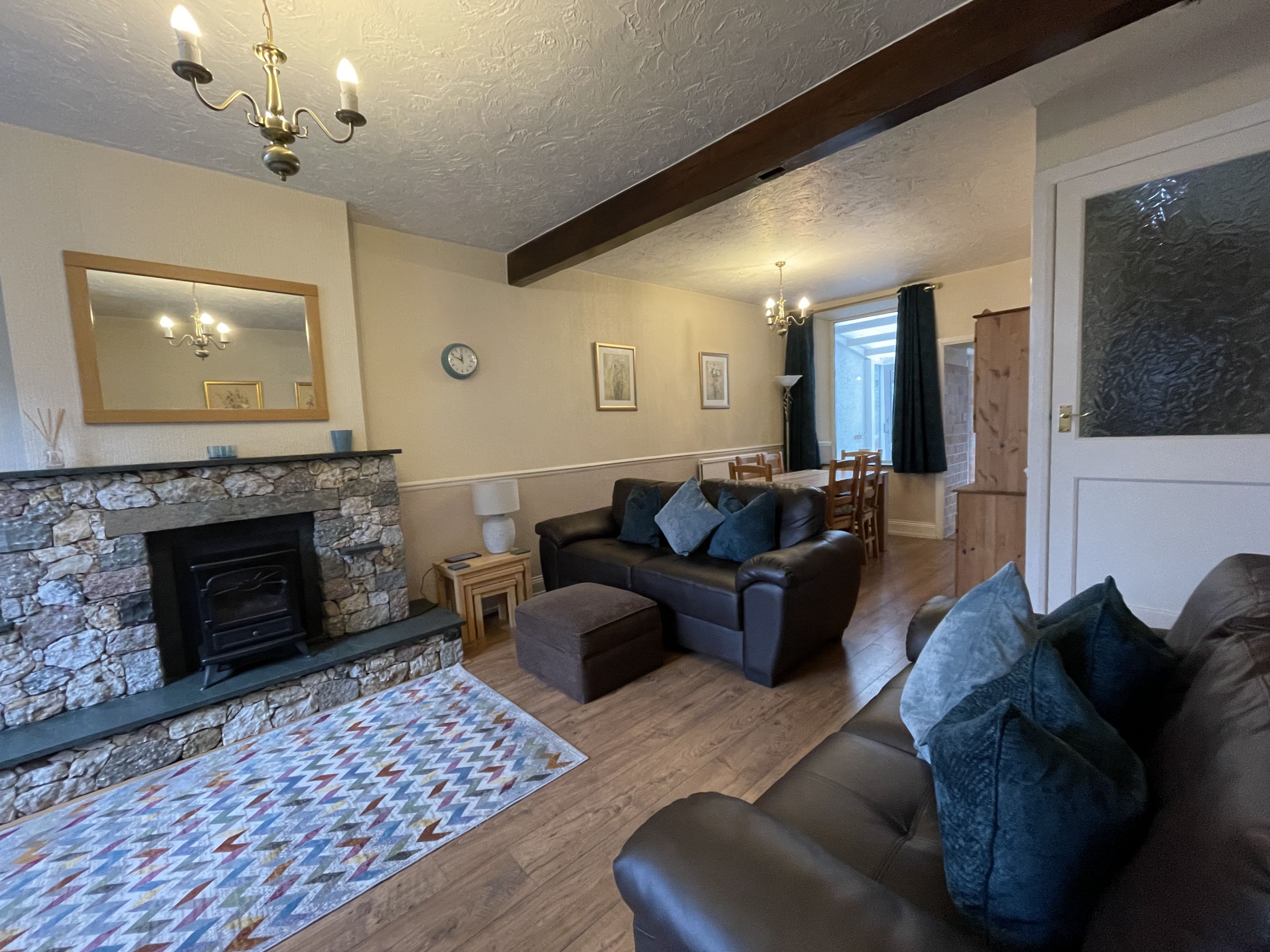 Smart TV, fireplace, DVD player