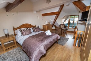 3 chambres, fer et planche à repasser, Wi-Fi gratuit, draps fournis
