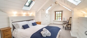 Barf Cottage - a cottage that sleeps 5 guests in 3 bedrooms
