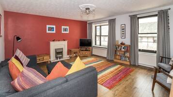 Smart TV, lettore DVD, studio