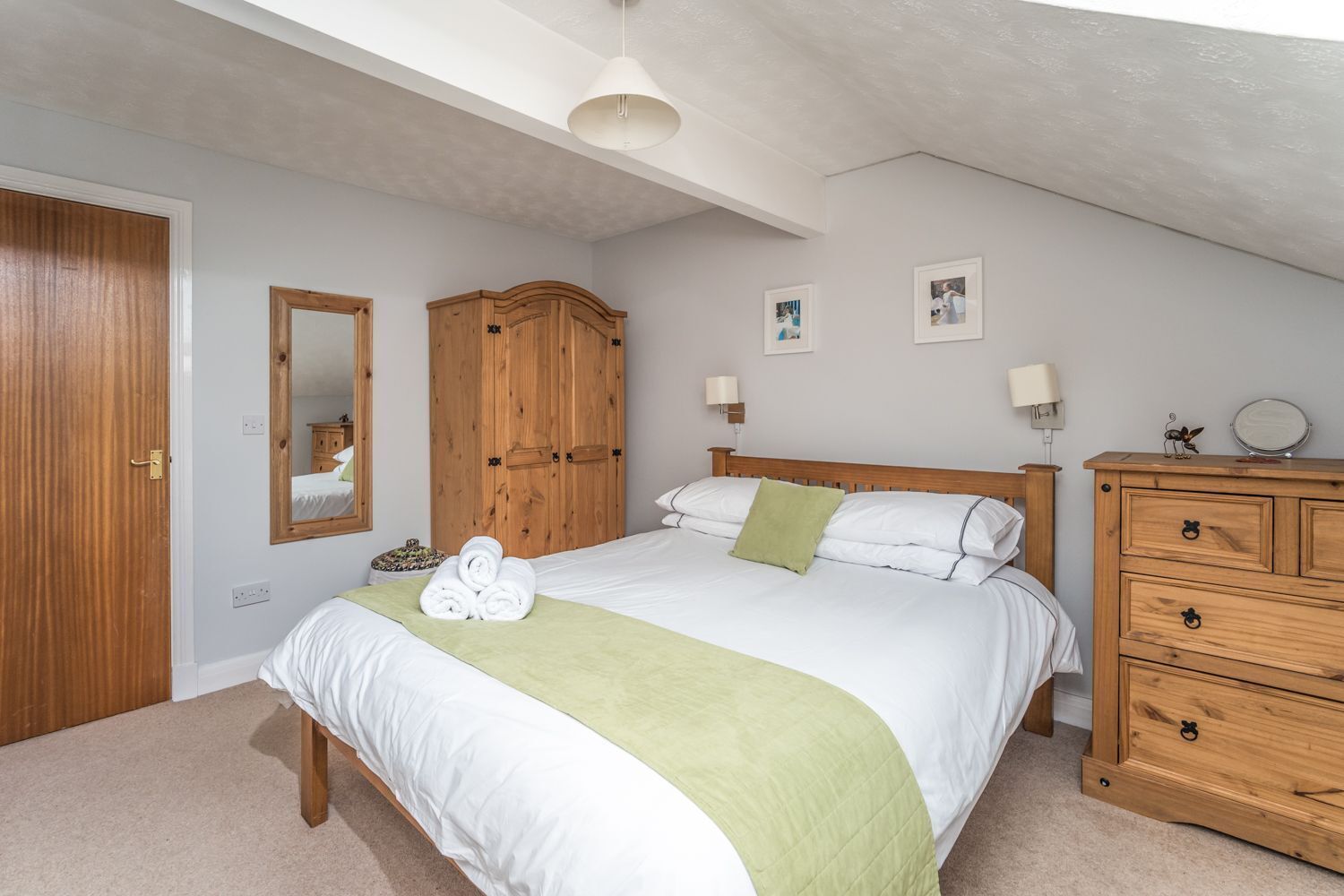 3 camere, ferro/asse da stiro, Wi-Fi gratuito, lenzuola