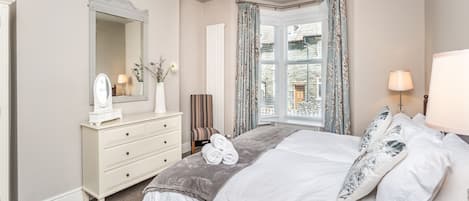 5 Schlafzimmer, BĂŒgeleisen/BĂŒgelbrett, kostenloses WLAN, BettwĂ€sche