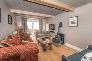 Smart TV, fireplace, DVD player