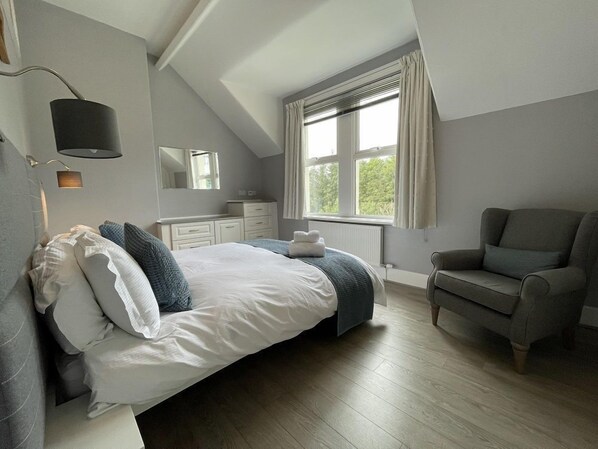 2 habitaciones, tabla de planchar con plancha y wifi gratis