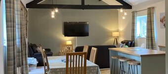 Cragside Cottage - a cottage that sleeps 7 guests in 4 bedrooms