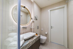 Classic Double Room | Bathroom | Shower, bathrobes, slippers, towels - Aurel Coast (Radanovici)
