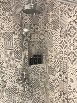 Dusche, Handtücher, Seife
